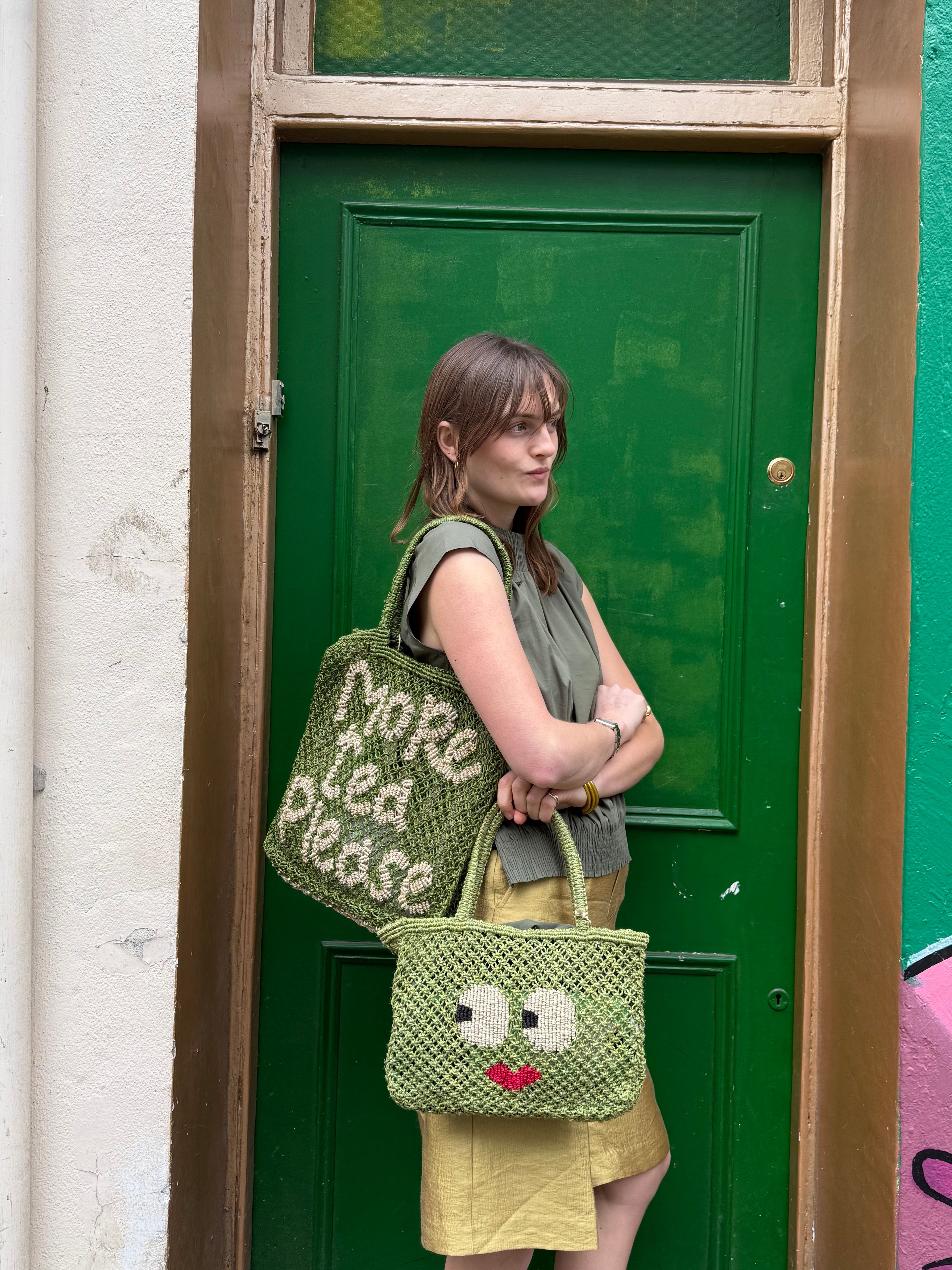 Versatile Woven Carry Bag for Daily Wear - Image 2
