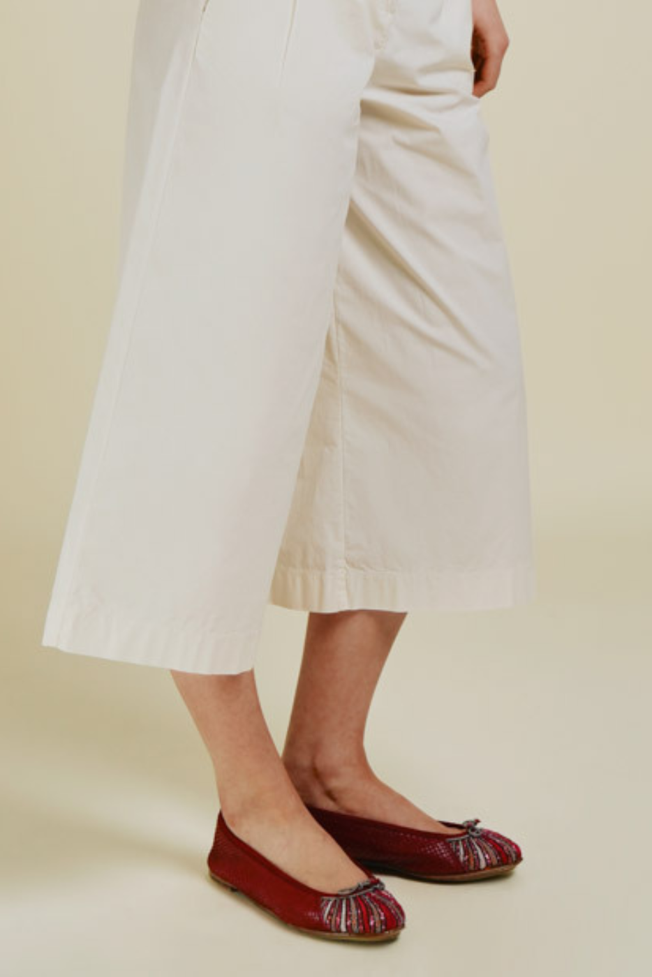 Modern Everyday Flat Shoes for Daily Wear - Image 2