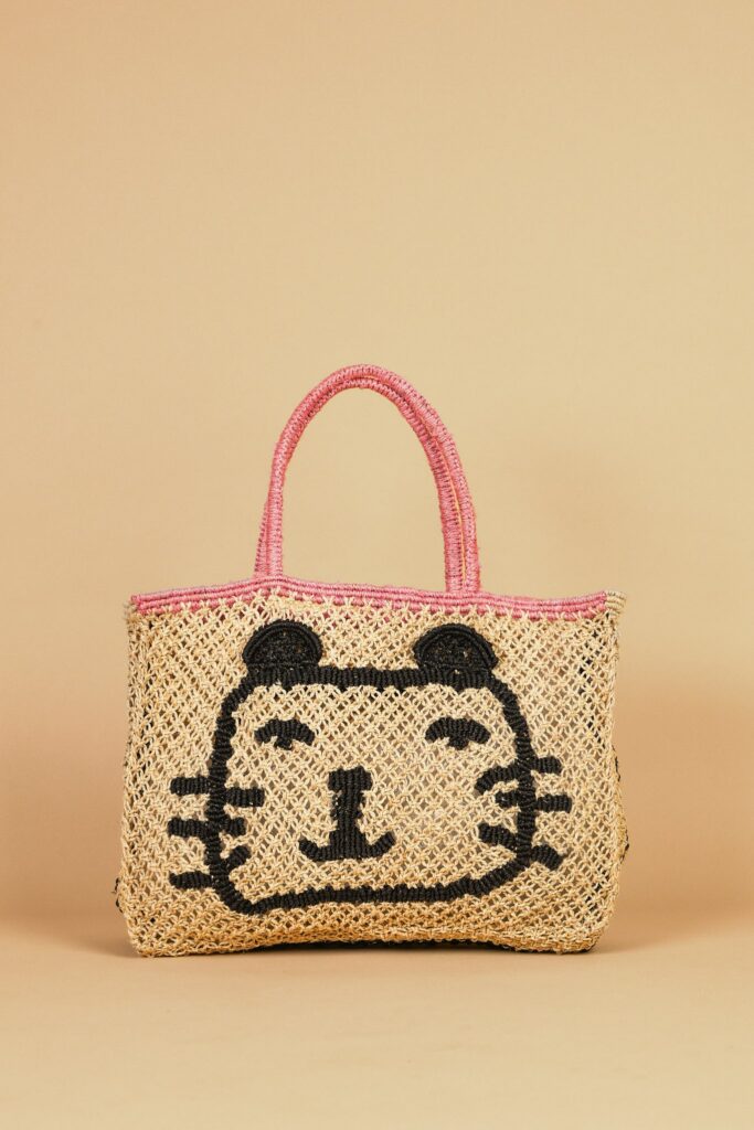 Essential Textured Woven Carry Bag for Daily Wear
