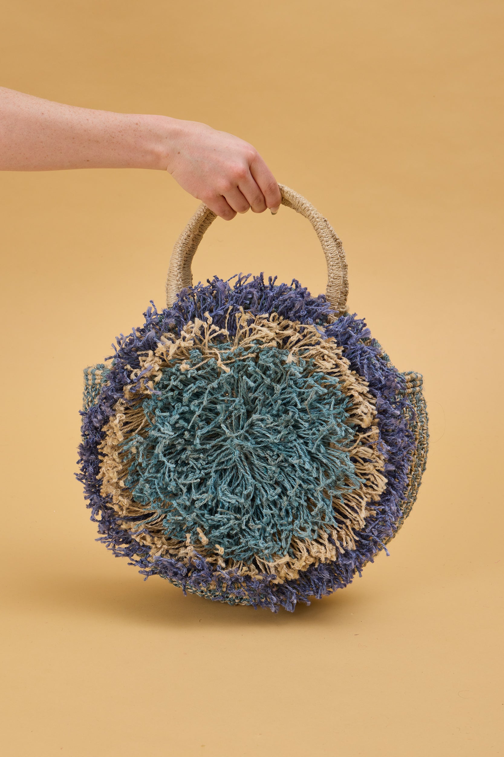 Balanced Woven Carry Bag for Daily Wear - Image 5