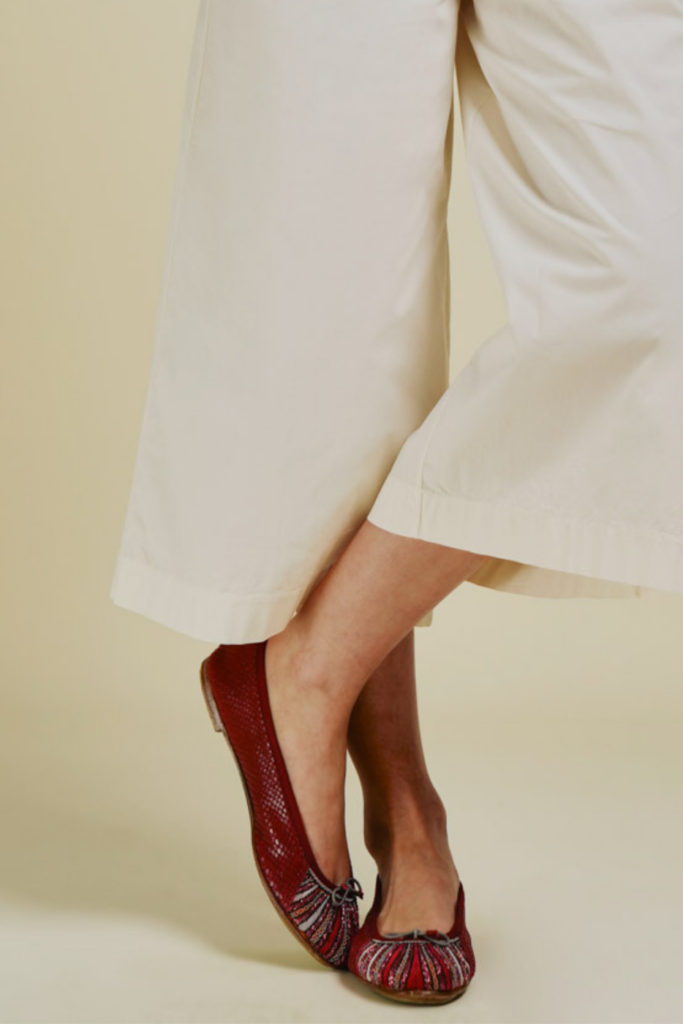 Modern Everyday Flat Shoes for Daily Wear