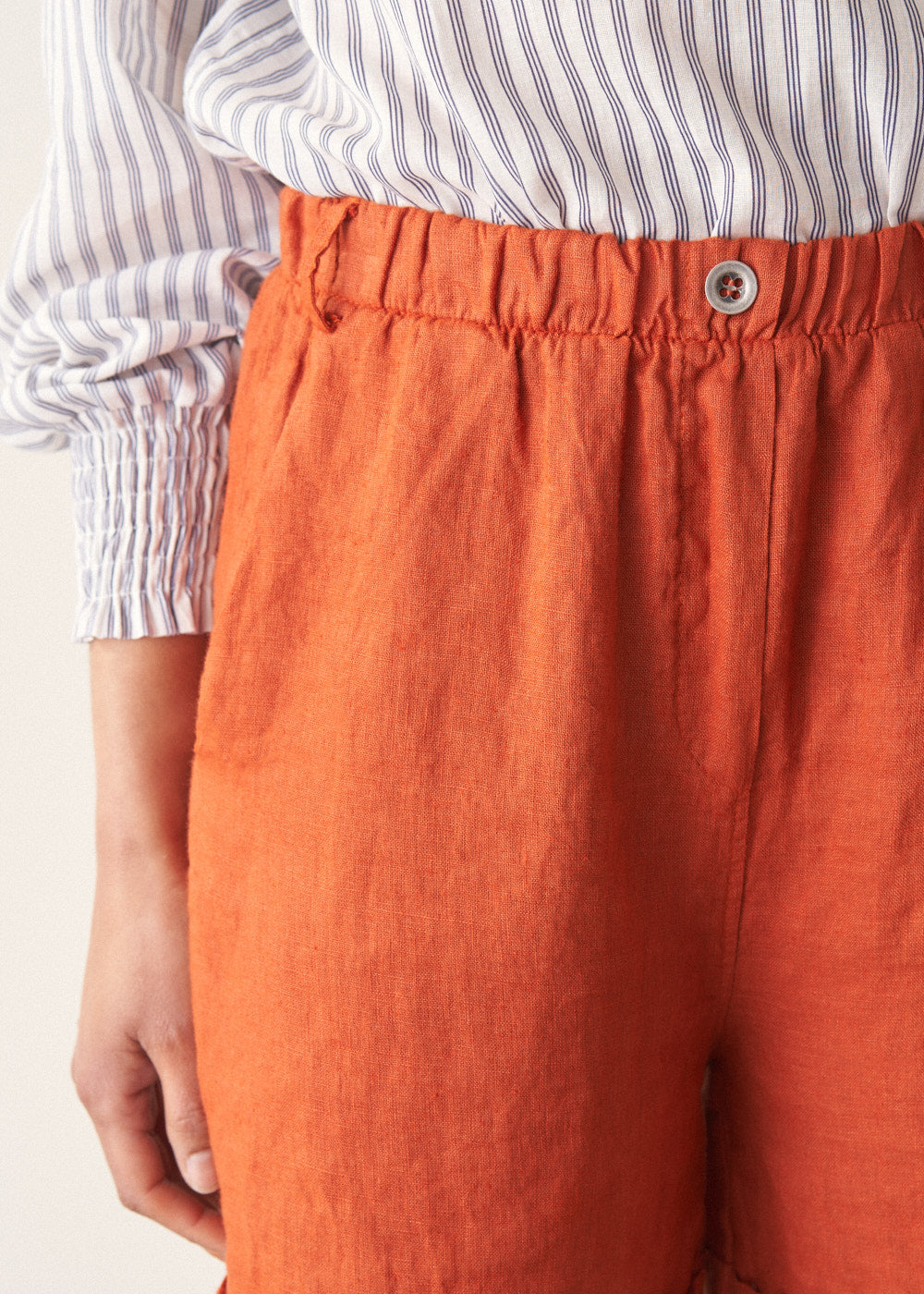 Everyday Versatile Terracotta Linen Shorts - Image 3